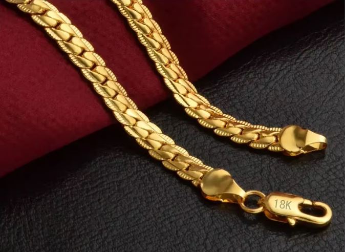 18K Gold Full Sideways Figaro Chain Necklace For Woman